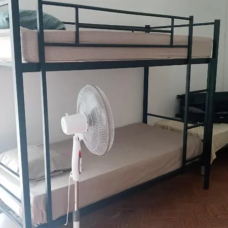 Bed Sit In Paceville 2 *